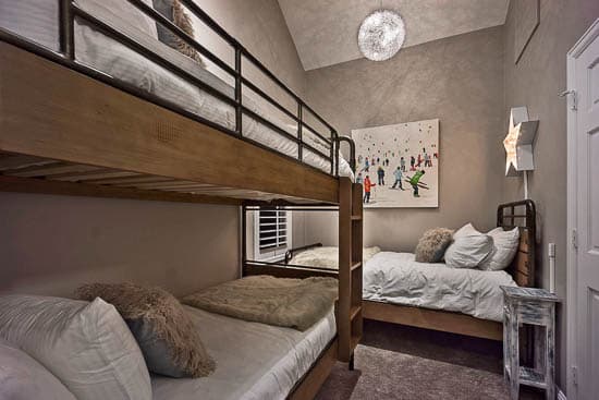 Time Flys Lodge