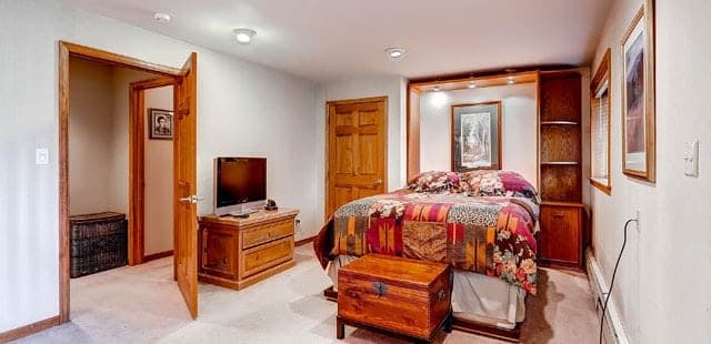 Silver Kingdom Residence