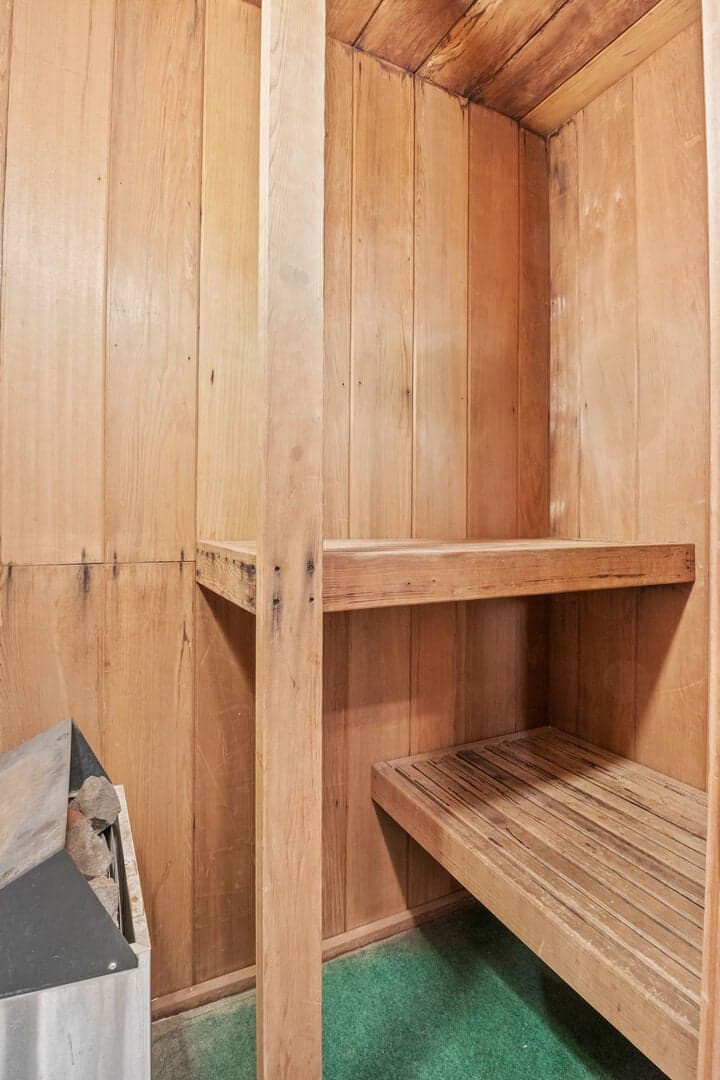 Dry Sauna