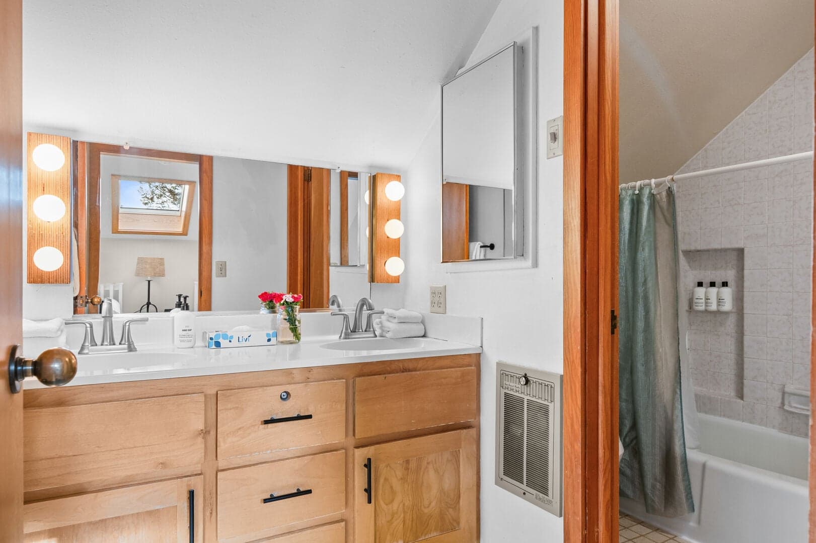 Shared Full Bath-- Upper Level