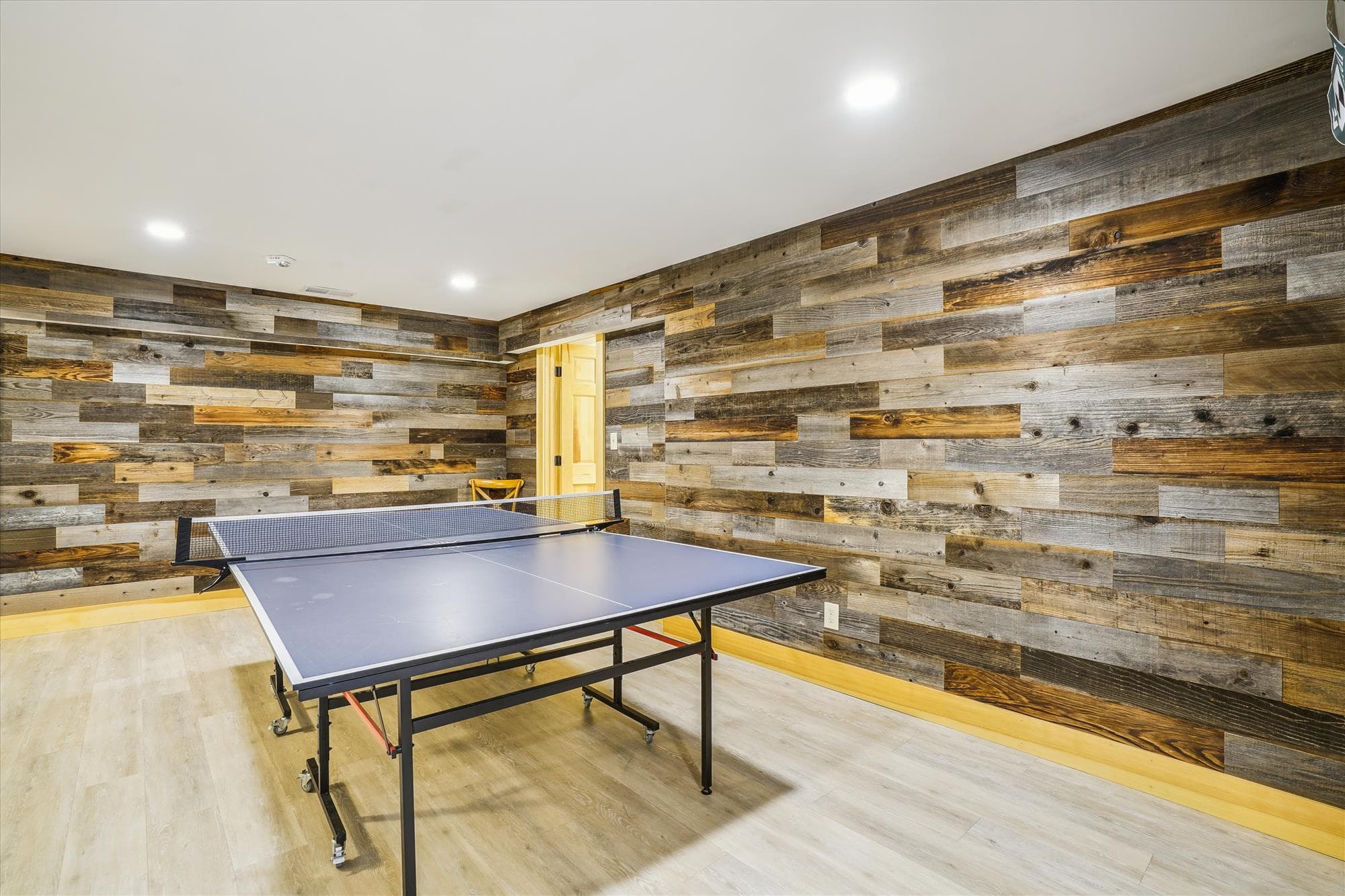 Ping pong table