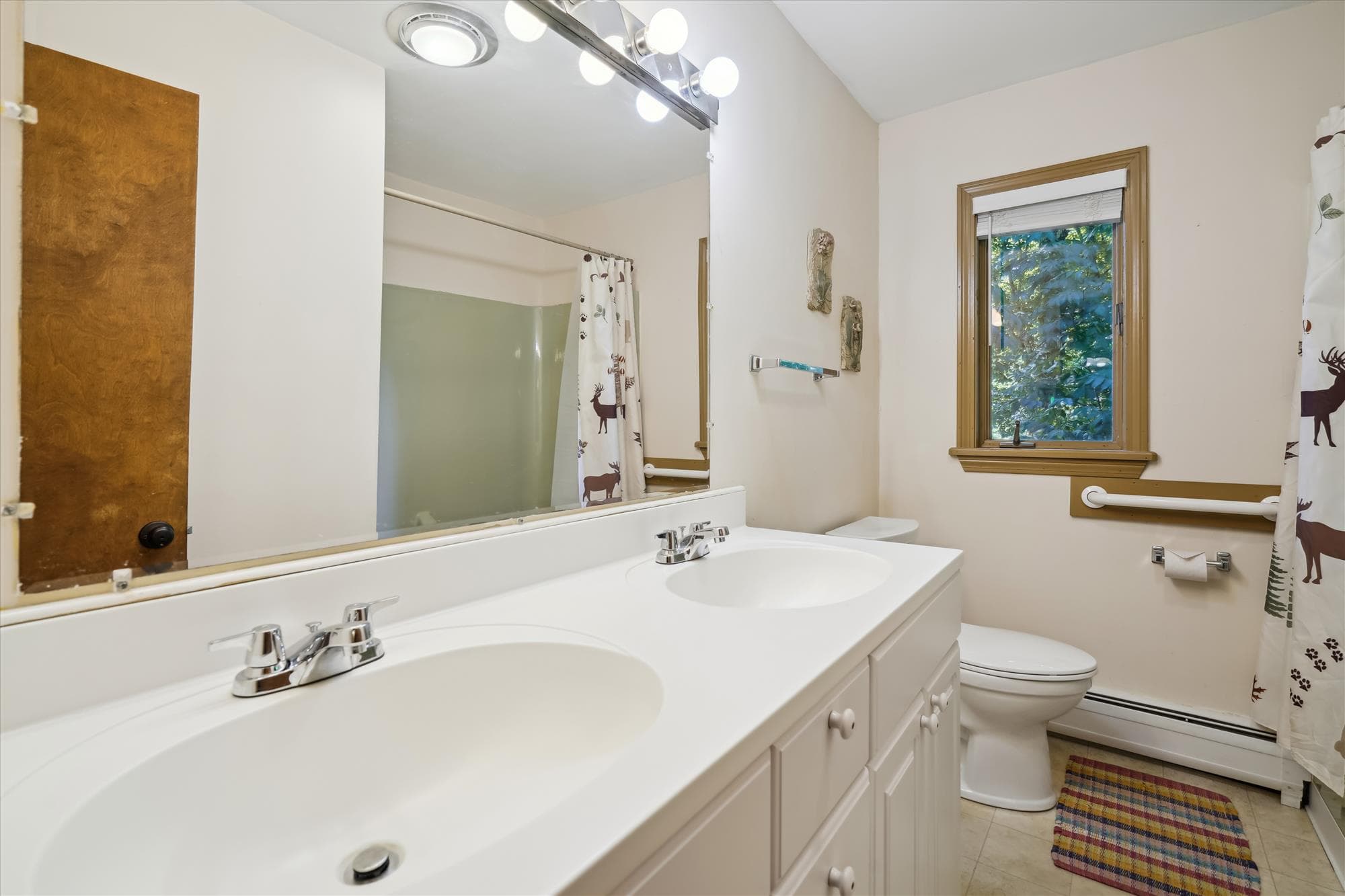 Full bathroom