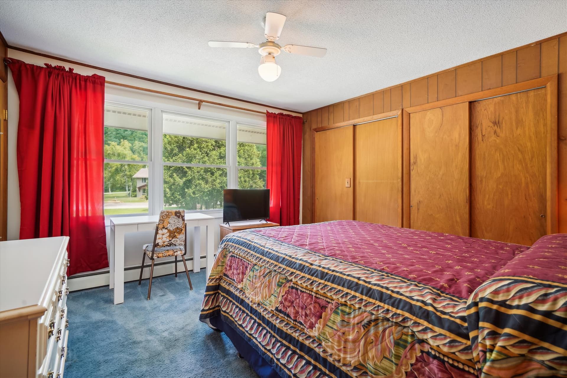 Queen bed
