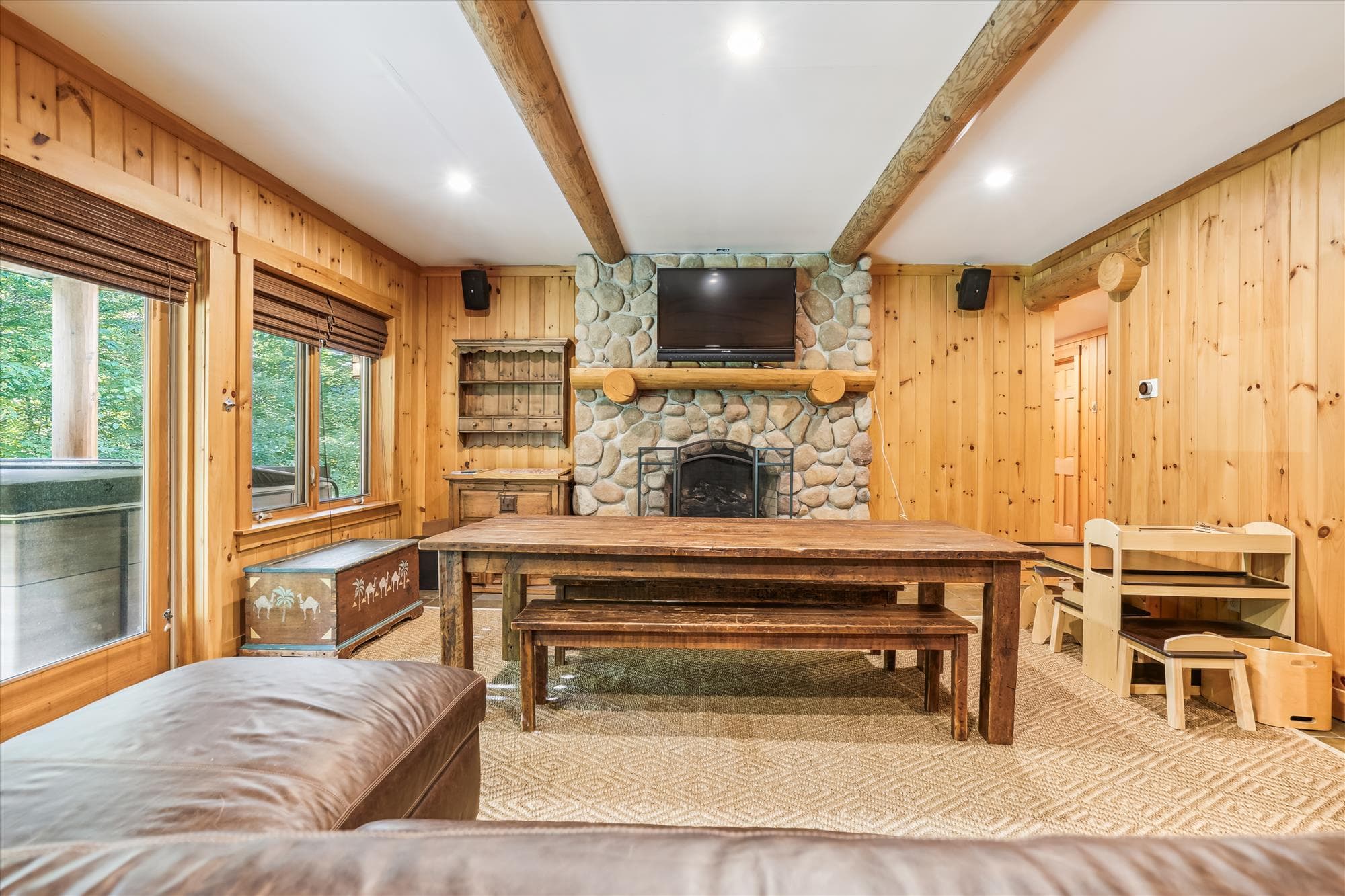 Relax in front of the fireplace after a long day!