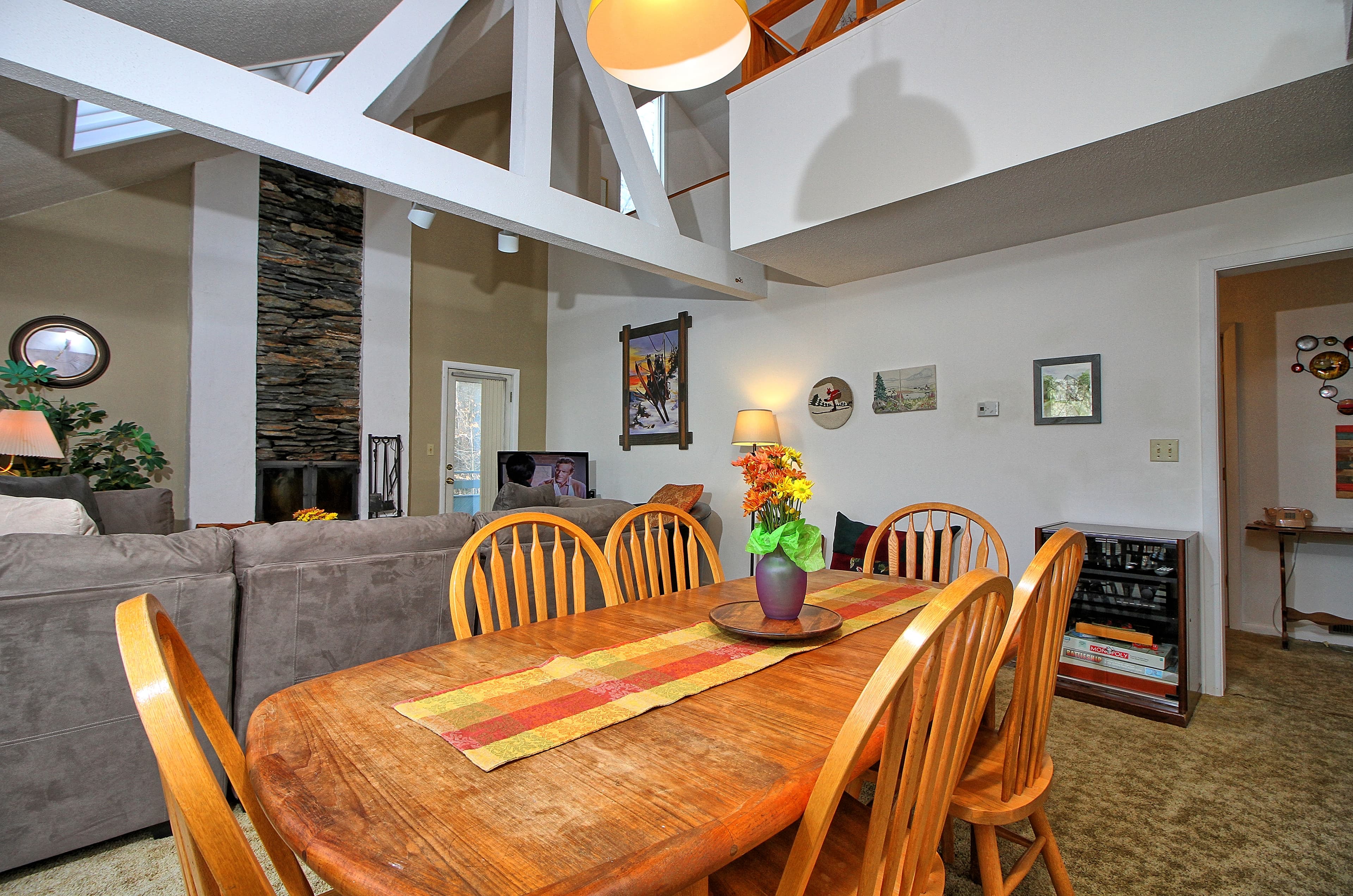 Open spacious dining area