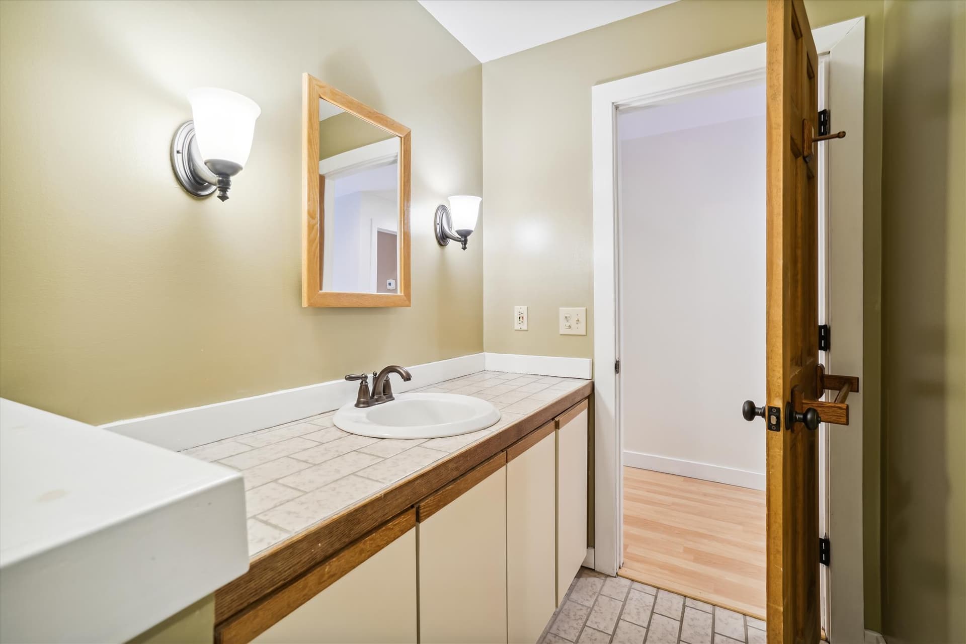Full bathroom