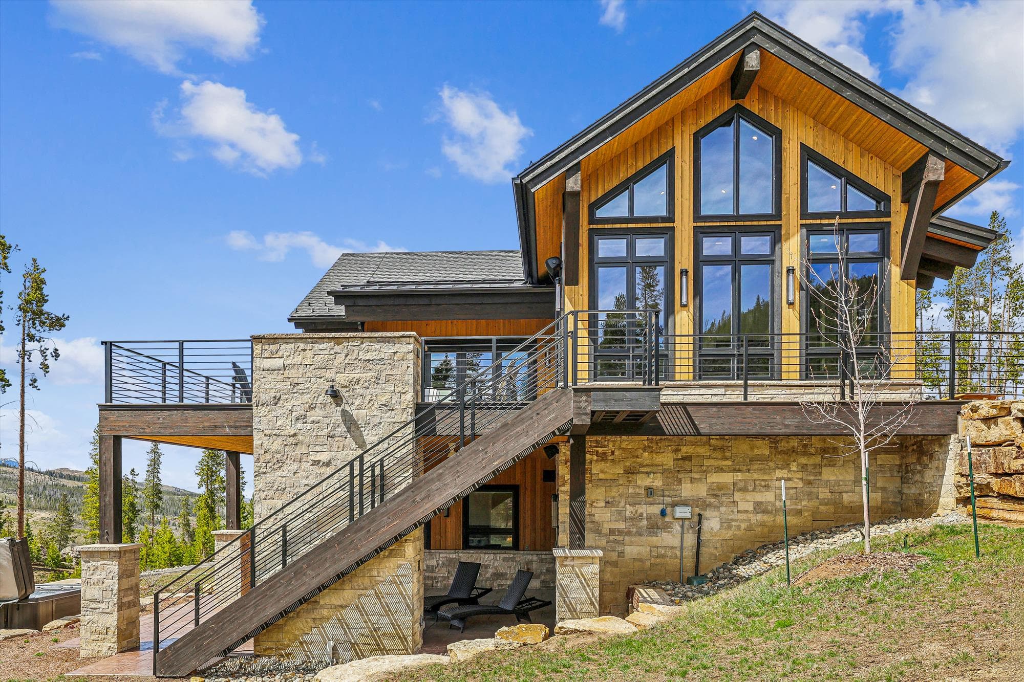 Exterior, The Crowne Summit, Breckenridge Vacation Rental