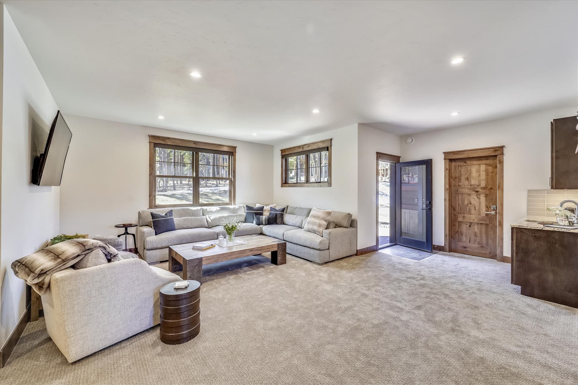 Living Area - Cocoa Cabin Breckenridge Vacation Rental