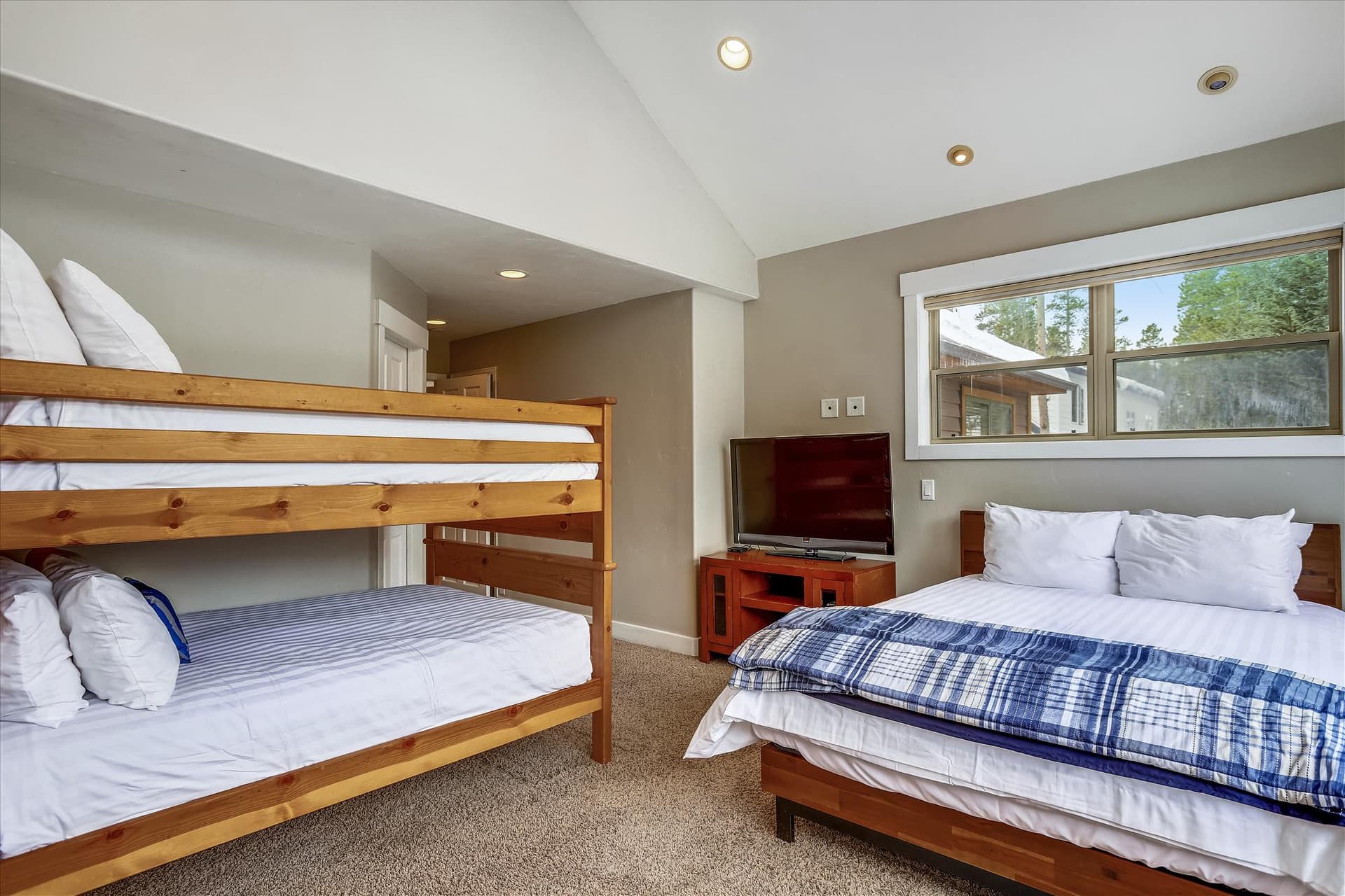 Bedroom - On The Rocks - Breckenridge Vacation Rental