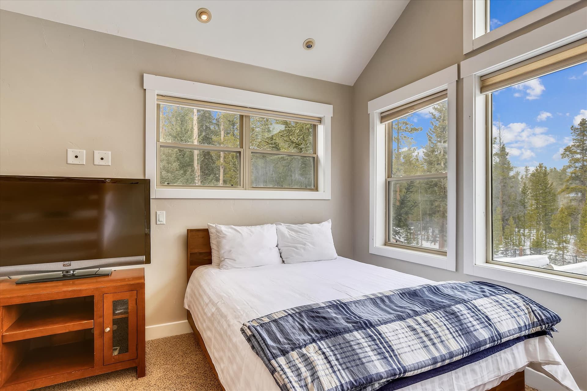 Bedroom - On The Rocks - Breckenridge Vacation Rental