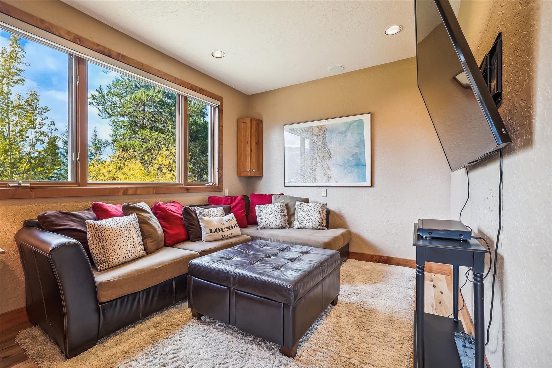 Living Area - Rounds Retreat - Breckenridge Vacation Rental