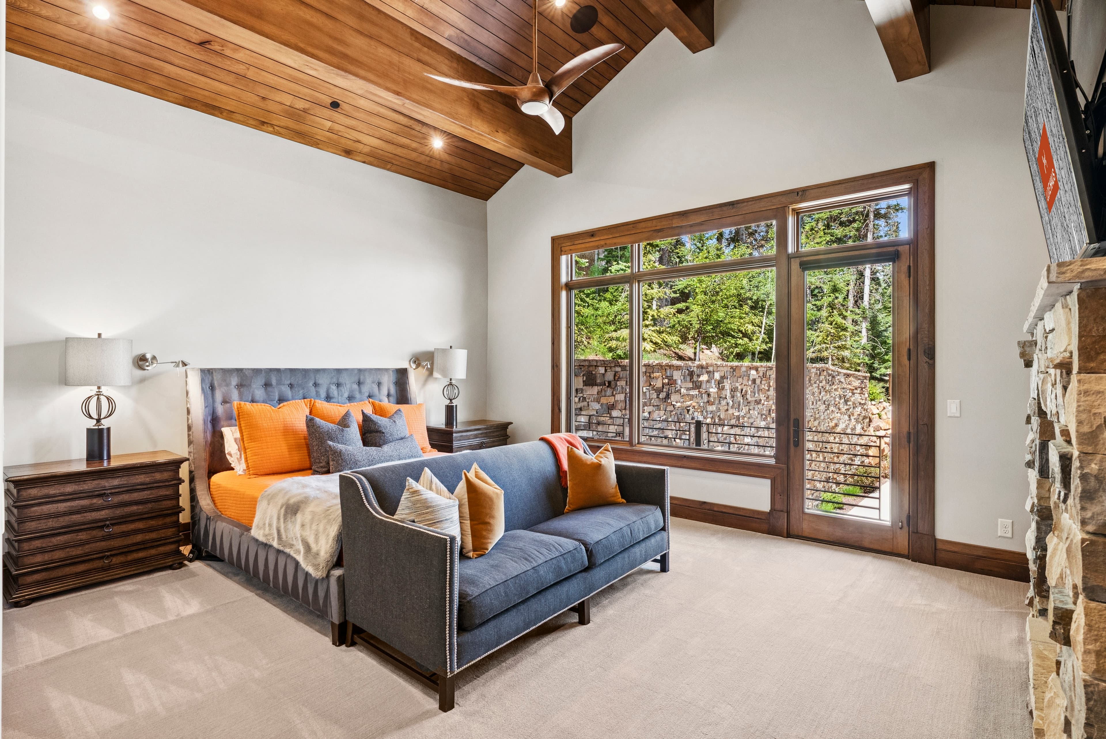 guest suite with stunning mountain views