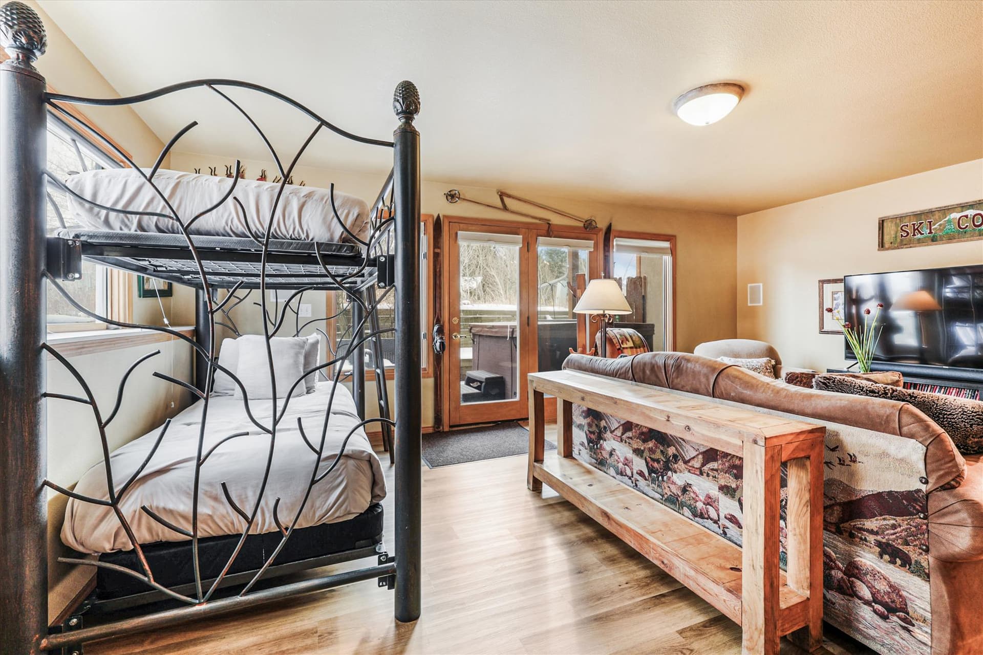 Living Area - Royal Mountain Retreat - Frisco Vacation Rental