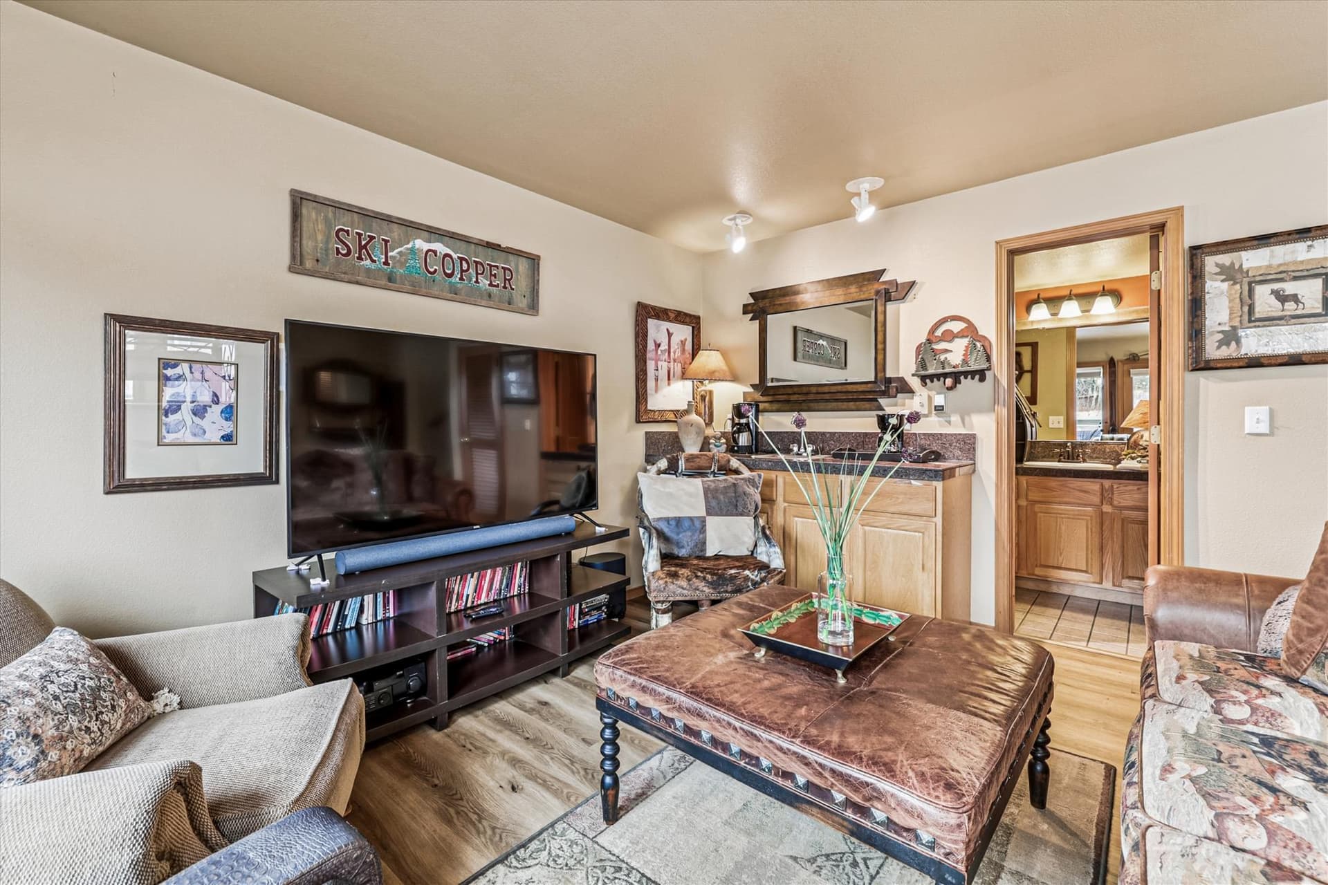Living Area - Royal Mountain Retreat - Frisco Vacation Rental