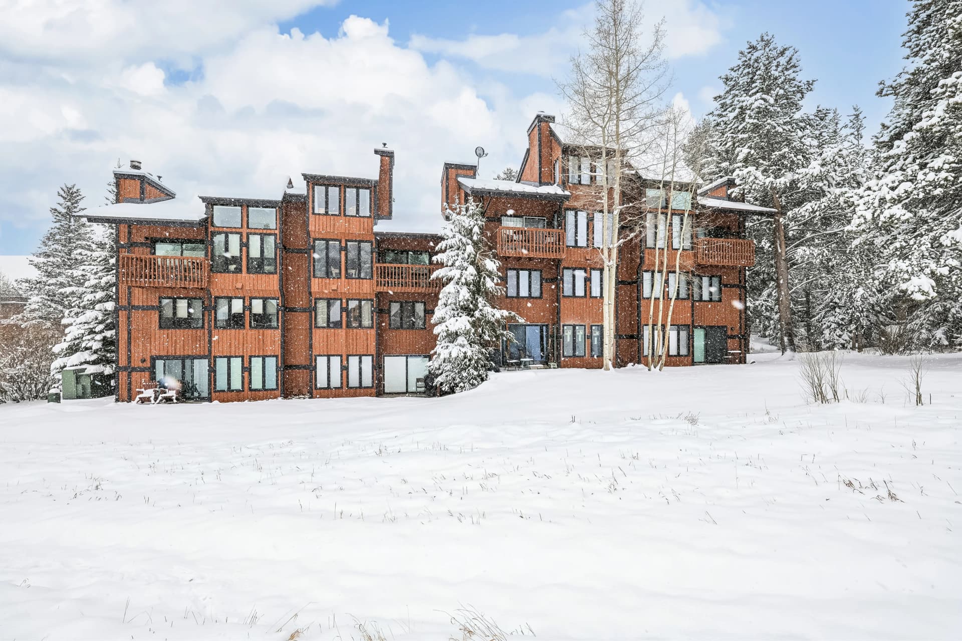 Exterior - 4 O'Clock Lodge D27 - Breckenridge Vacation Rental