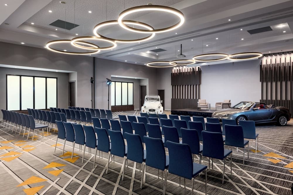 Meeting facility