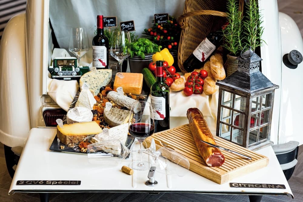 Meeting facility