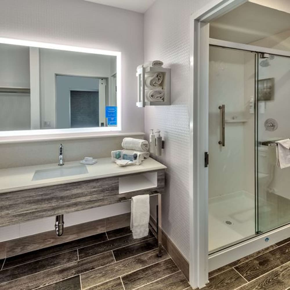 Bathroom shower