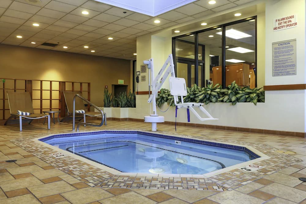 Indoor spa tub