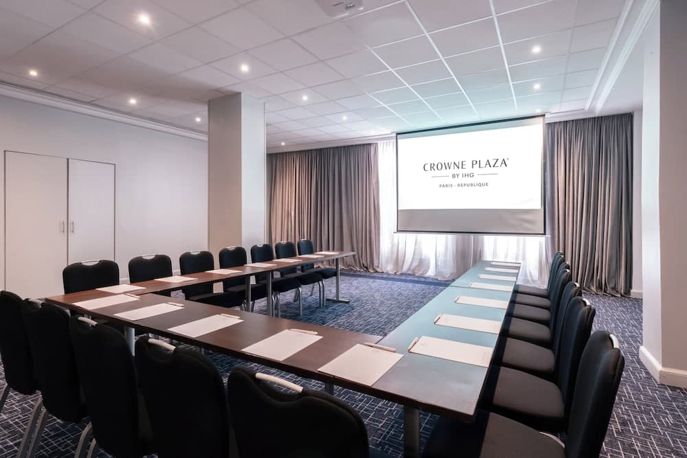 Meeting facility