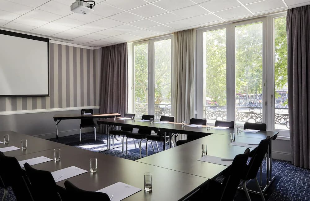 Meeting facility