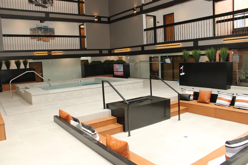 Indoor spa tub