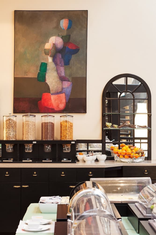 Breakfast area