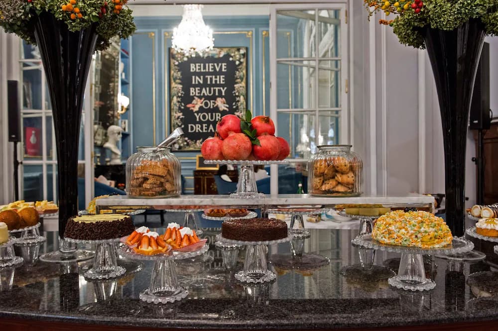 Breakfast buffet