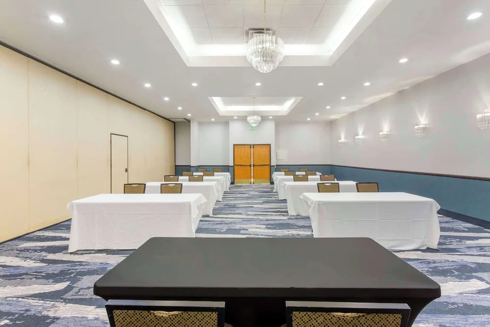 Meeting facility