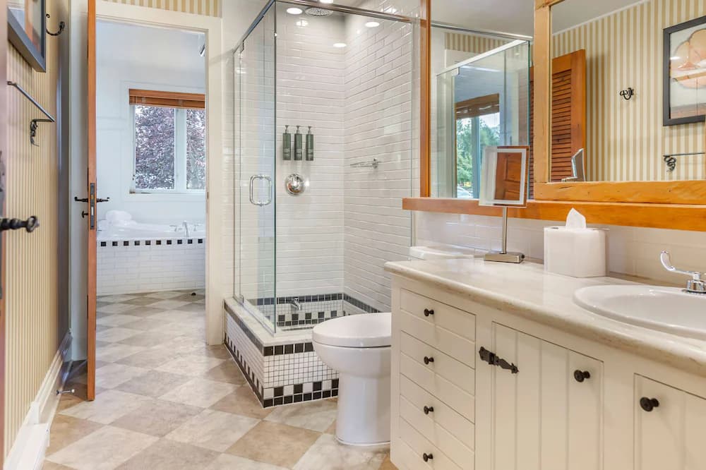 Bathroom shower