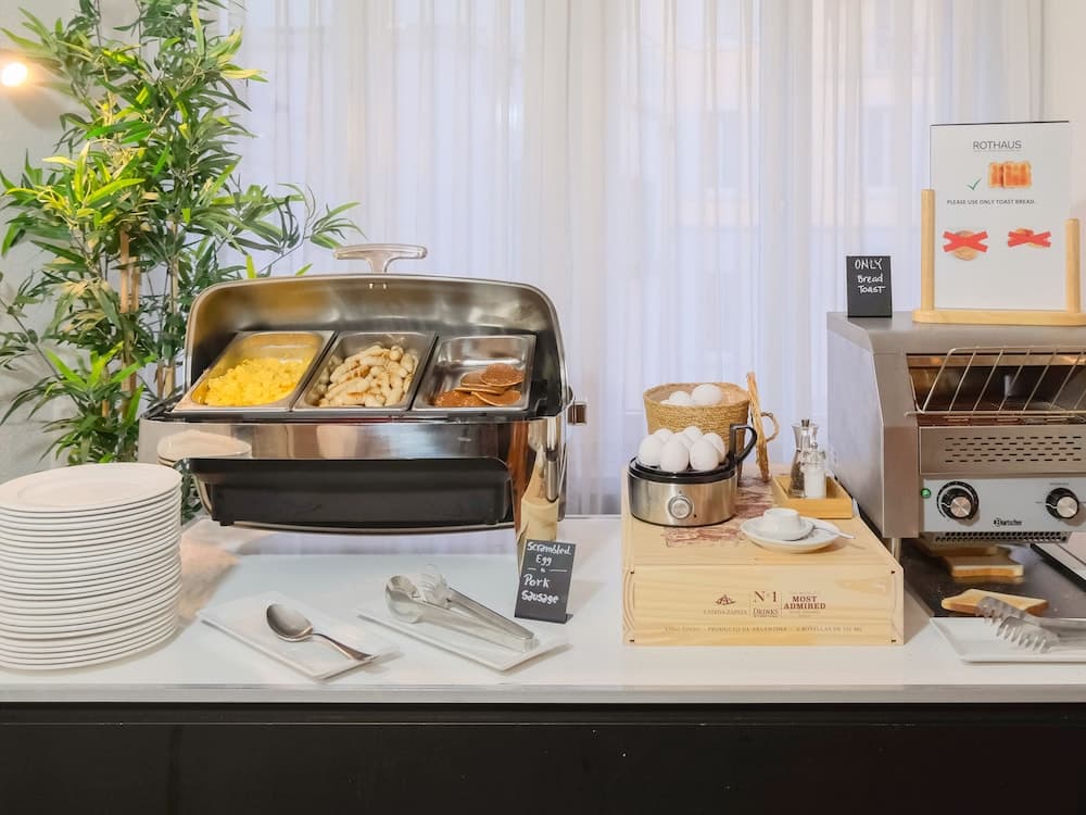 Breakfast buffet