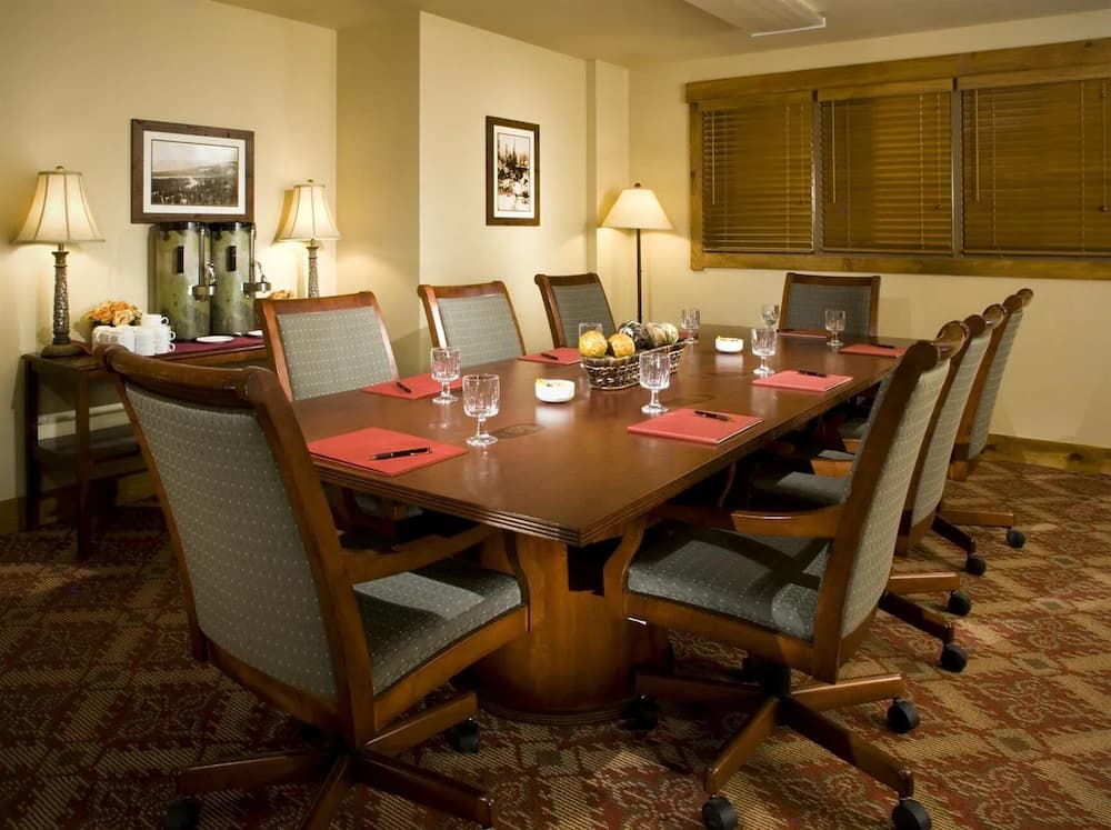 Meeting facility