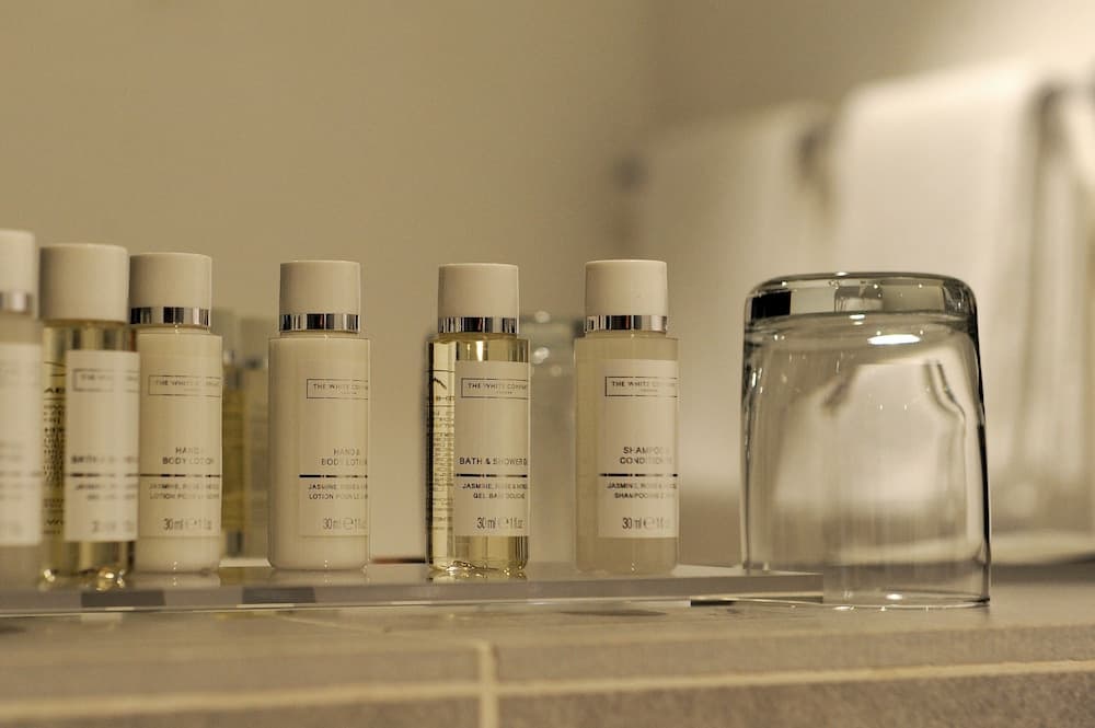 Bathroom amenities