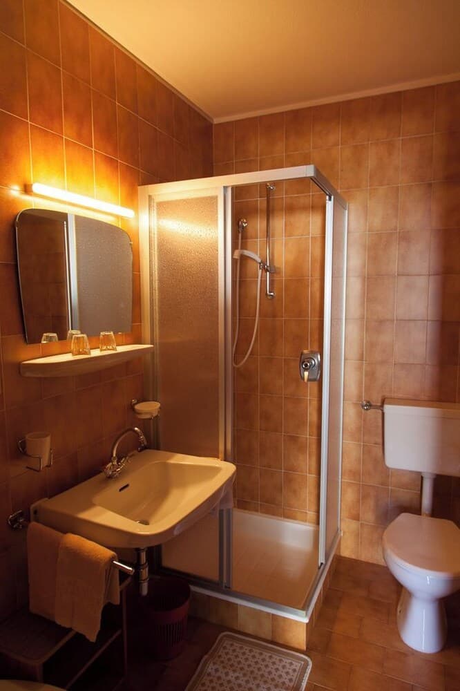 Bathroom amenities