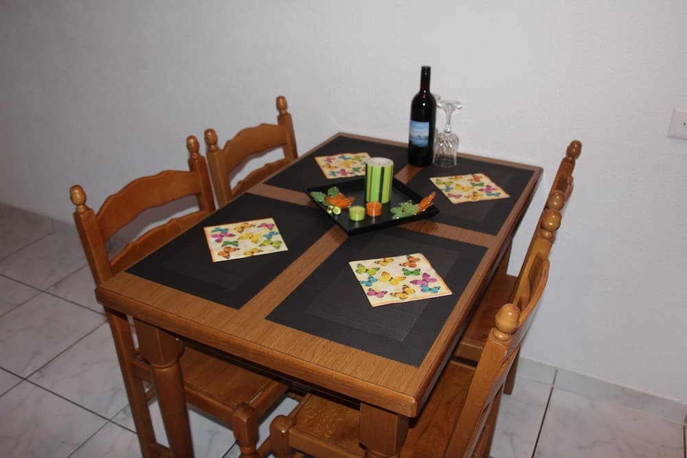 In-room dining