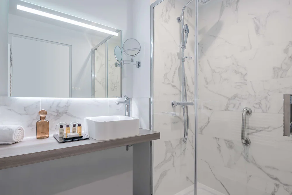Bathroom shower
