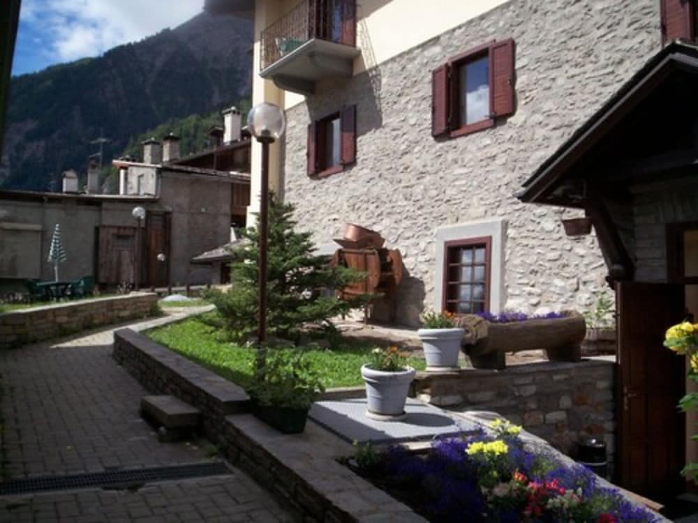 Exterior