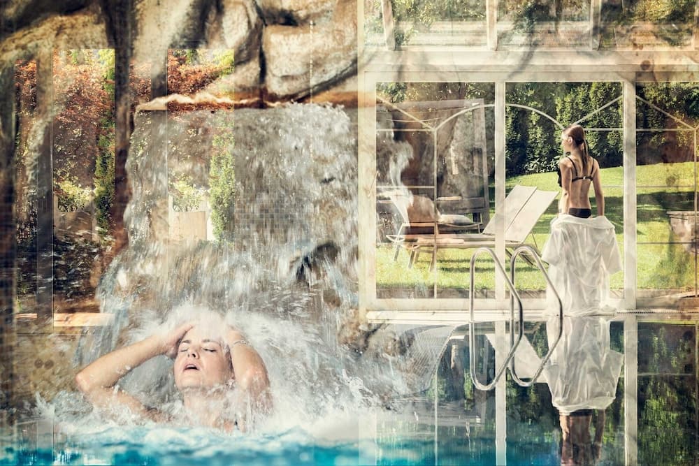 Pool waterfall