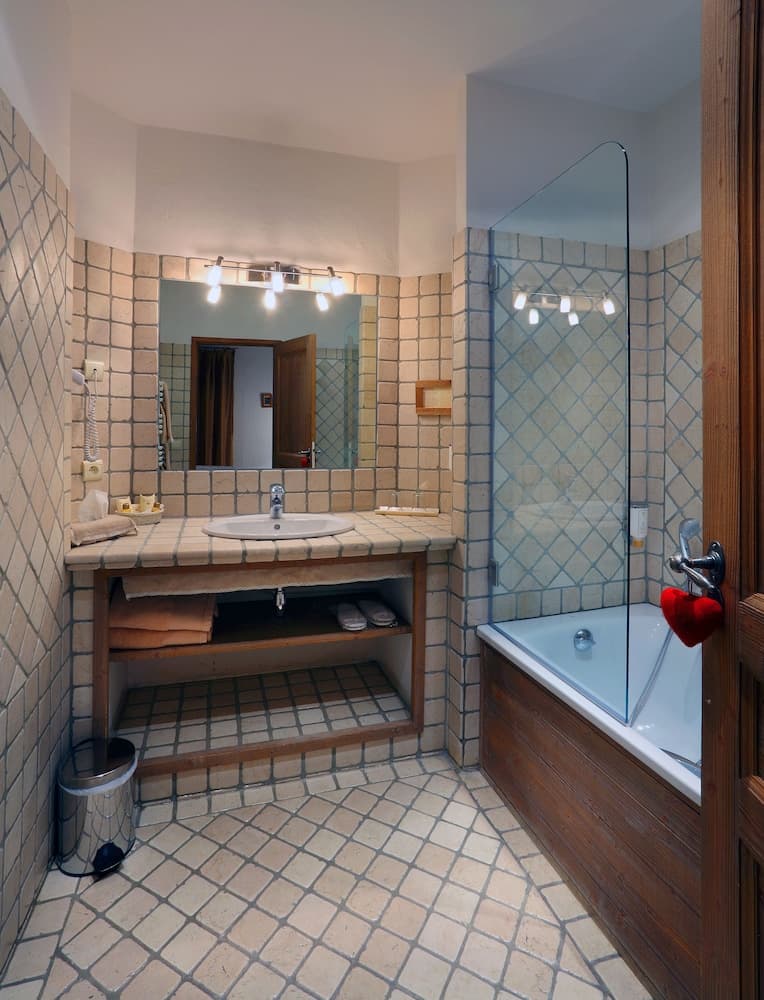 Bathroom shower