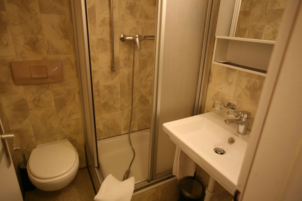 Bathroom amenities
