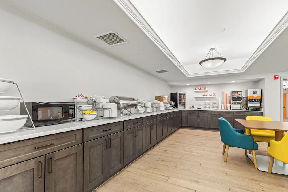 Breakfast area