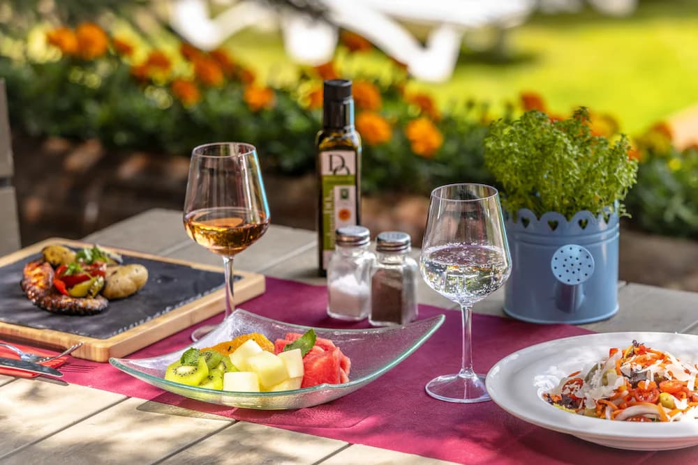 Poolside bar