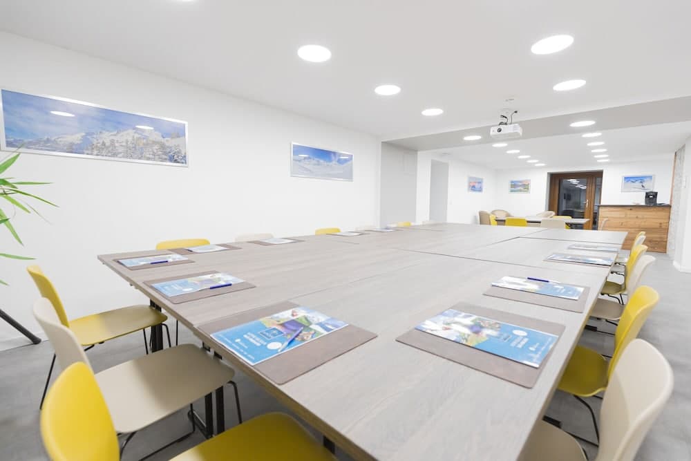 Meeting facility