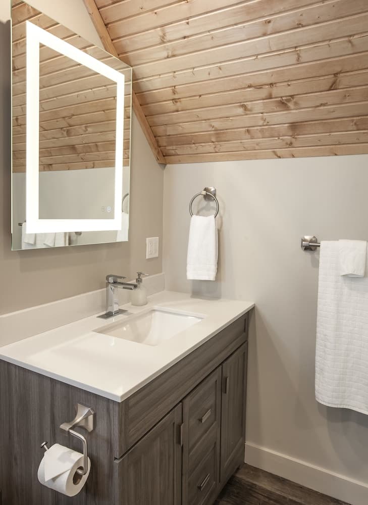Bathroom sink