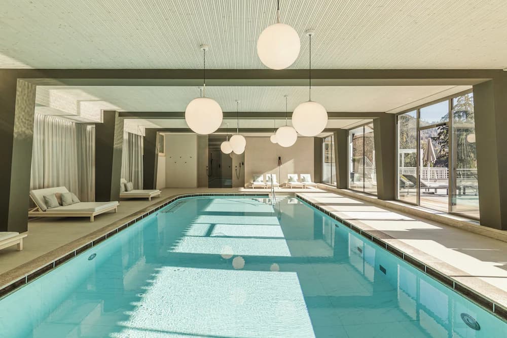 Exercise/lap pool
