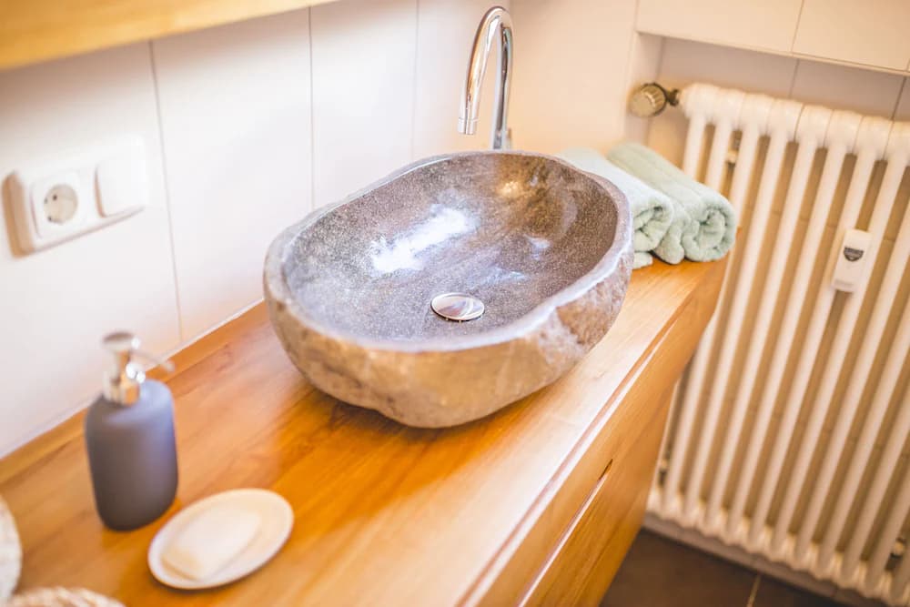 Bathroom sink
