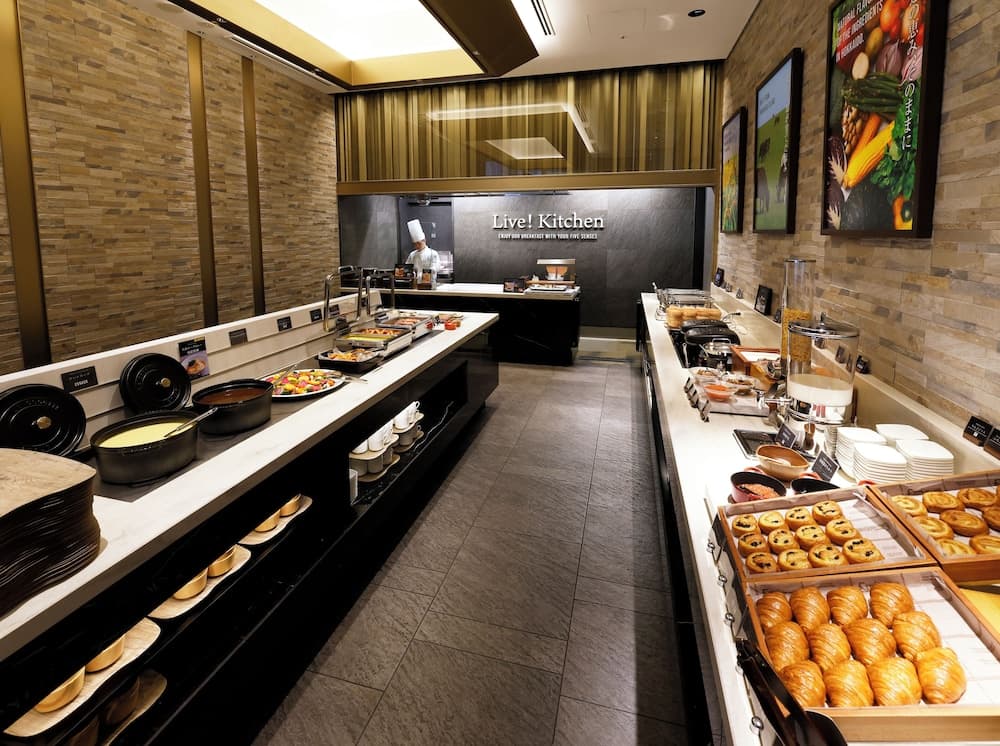 Breakfast buffet