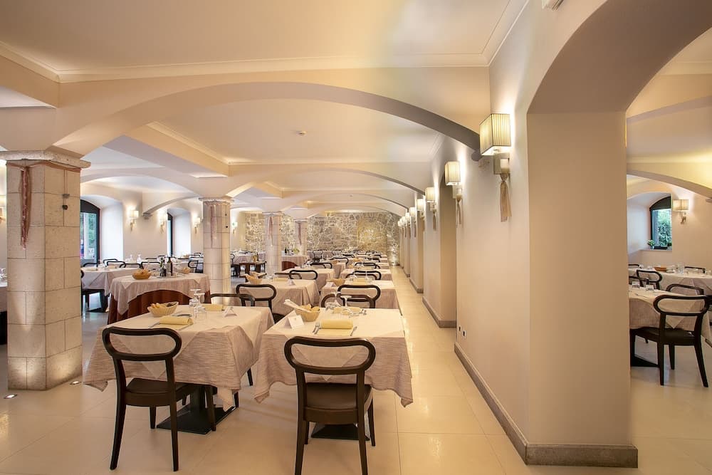 Food court
