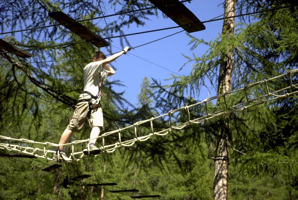 Ropes course (team building)