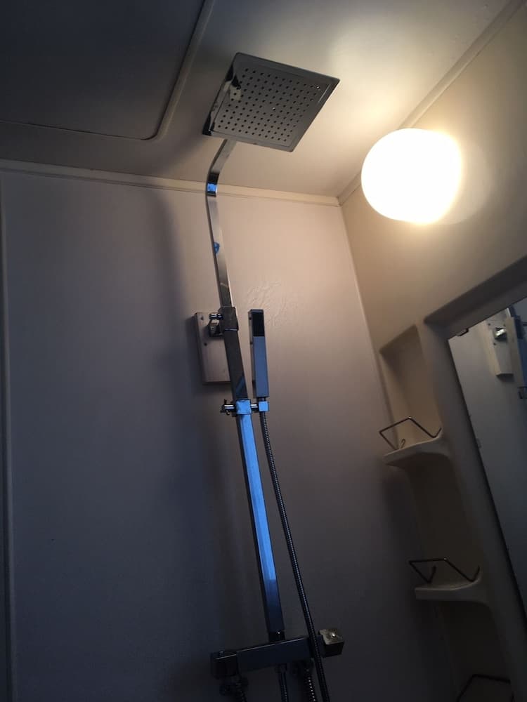 Bathroom shower